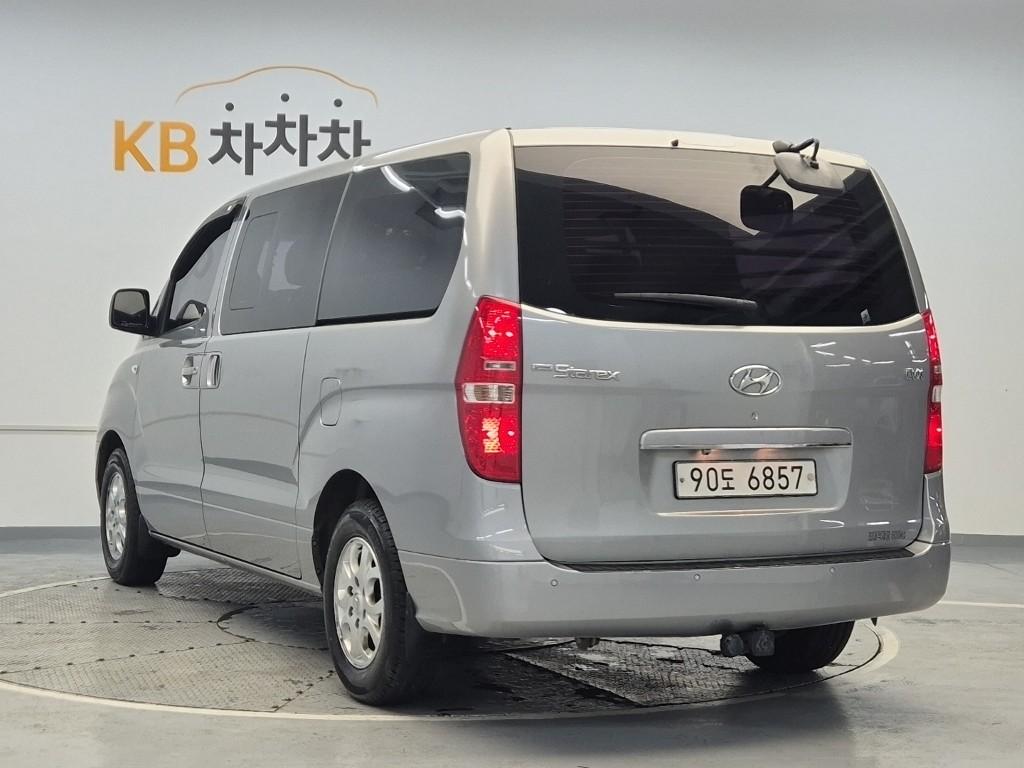 Hyundai Starex Grand CVX Premium 2.5 VGT/ WGT 5 Van 3