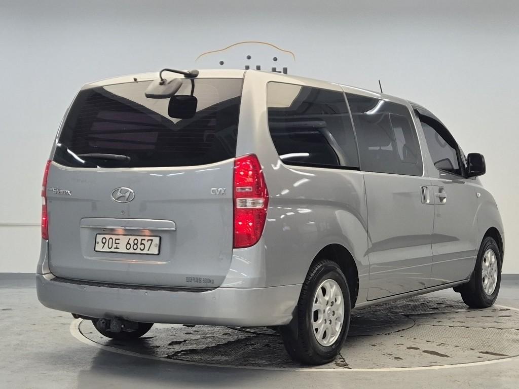 Hyundai Starex Grand CVX Premium 2.5 VGT/ WGT 5 Van 4
