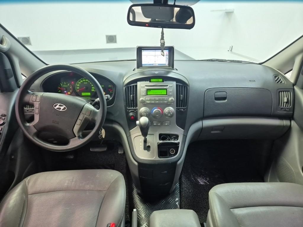 Hyundai Starex Grand CVX Premium 2.5 VGT/ WGT 5 Van 8