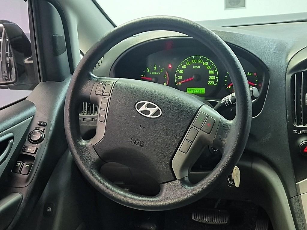 Hyundai Starex Grand CVX Premium 2.5 VGT/ WGT 5 Van 10