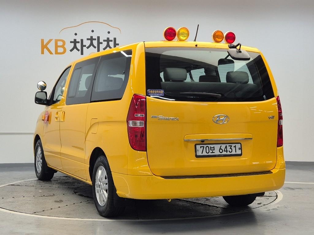 Hyundai Starex Grand Smart 2.5 VGT/ WGT Wagon 3