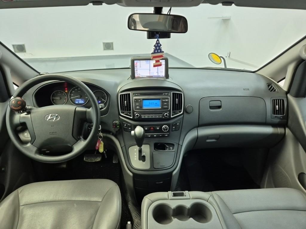 Hyundai Starex Grand Smart 2.5 VGT/ WGT Wagon 8