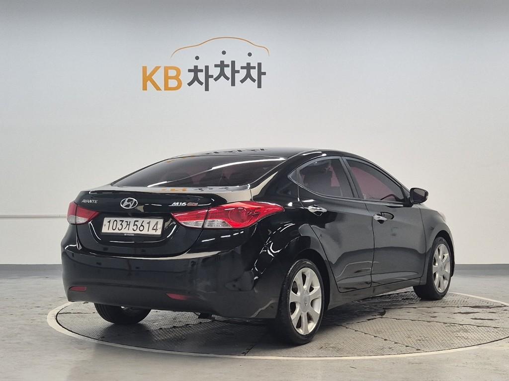 Hyundai Avante 2012 photo 3