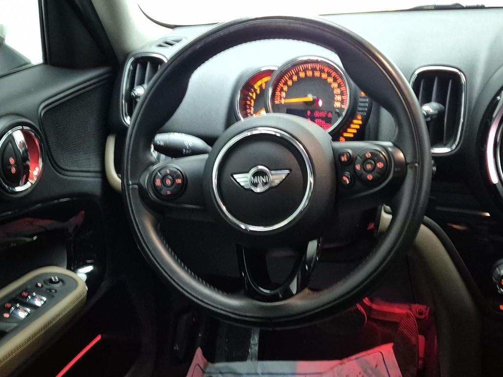 Mini Countryman 2.0 Cooper D ALL4 10