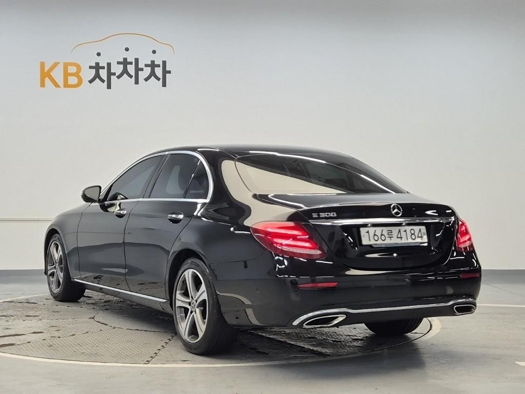 Mercedes-Benz E-Class 5 Generation Avantgarde E300 — фото 2
