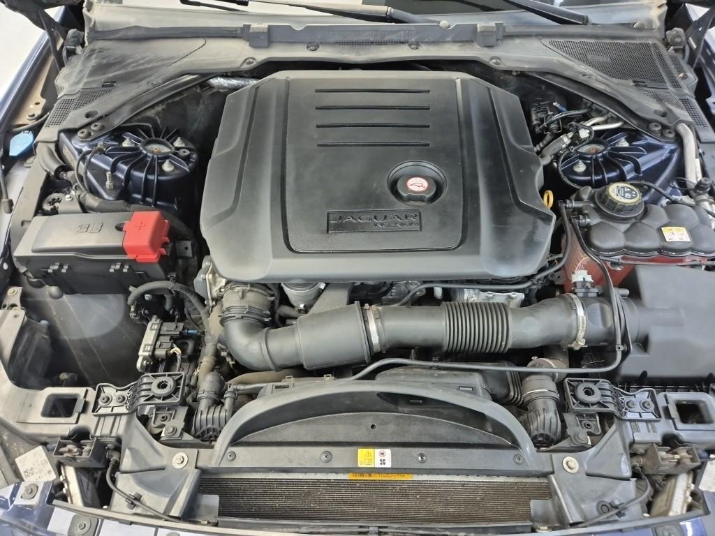 JAGUAR XE 2.0 20d