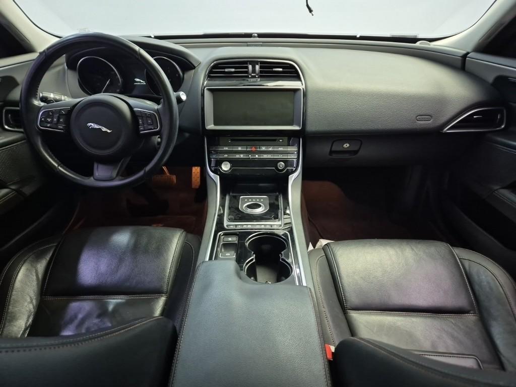 JAGUAR XE 2.0 20d