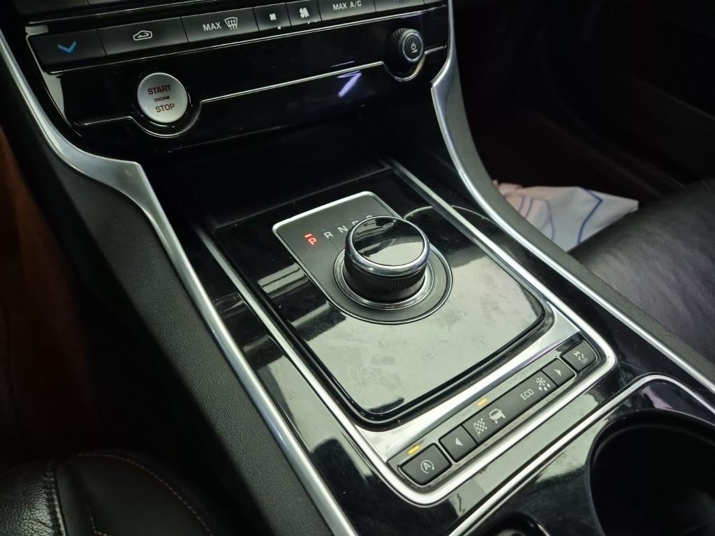 JAGUAR XE 2.0 20d