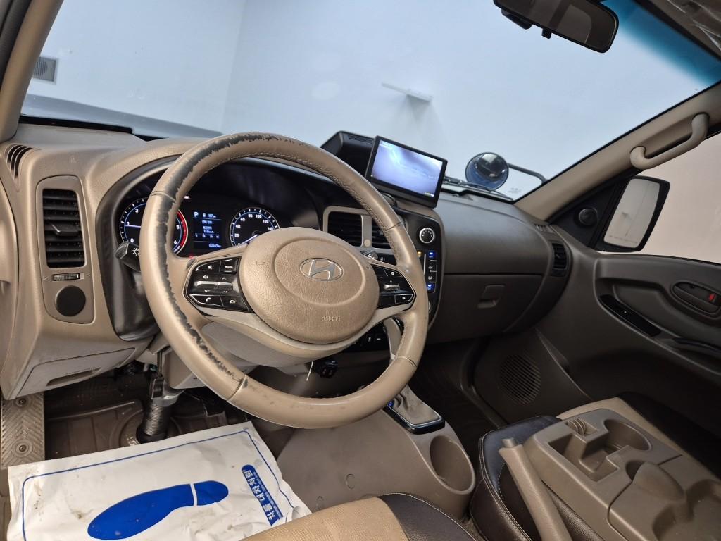 Hyundai Porter II Long Wheelbase Smart LPG Long Wheelbase Super Cab 7