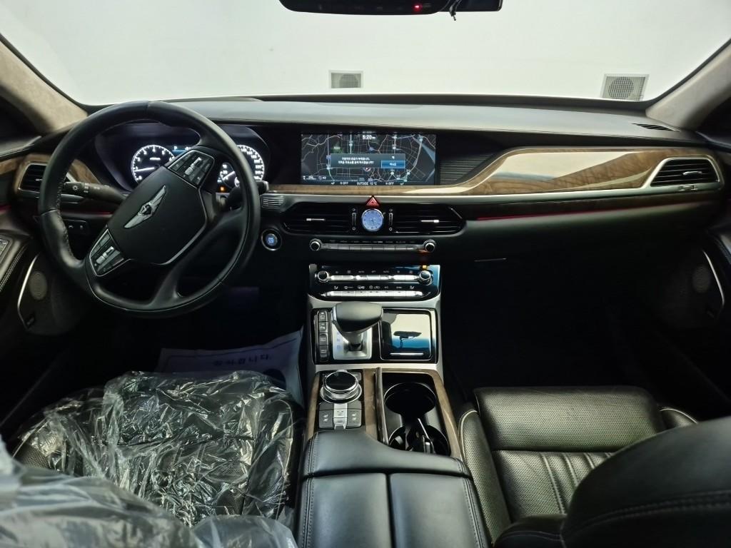 Genesis EQ900 Prestige 5.0 GDi AWD 8