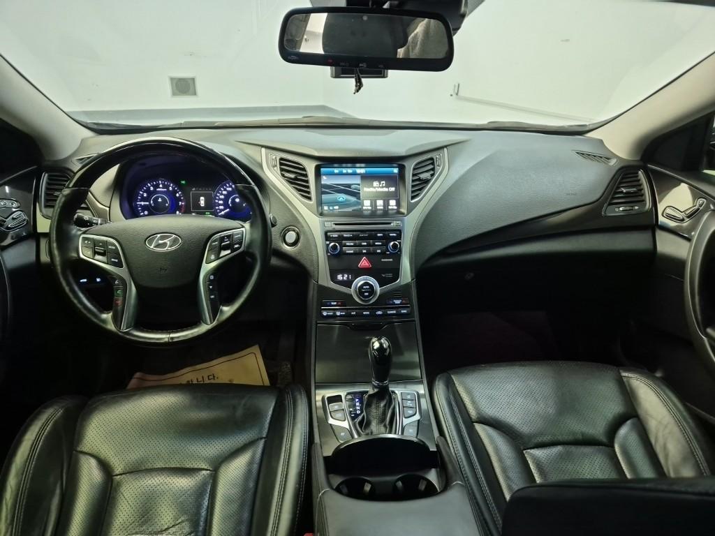 Hyundai Grandeur HG Exclusive Special HG 300 8