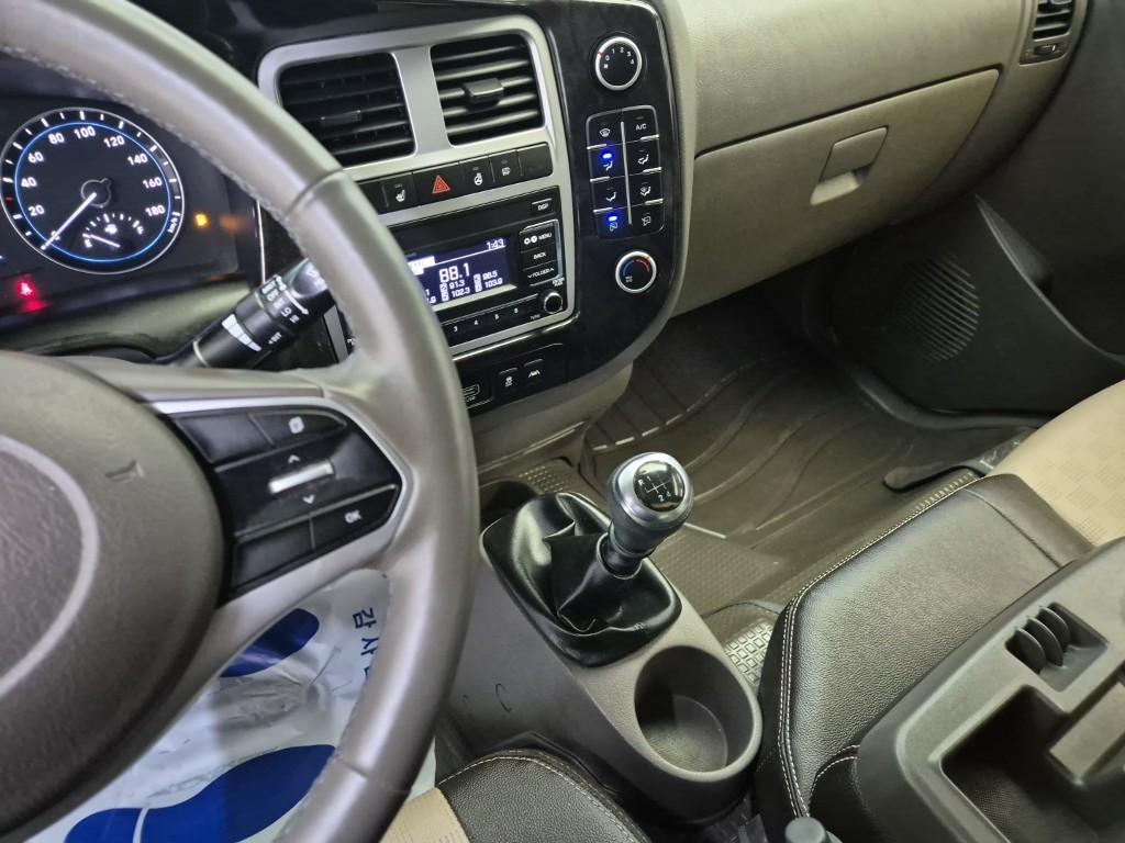 Hyundai Porter II Long Wheelbase Smart LPG Long Wheelbase Double Cab 10