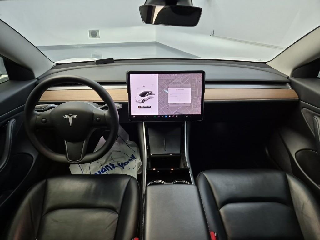 Tesla Model 3 Long Range AWD Long Range 8