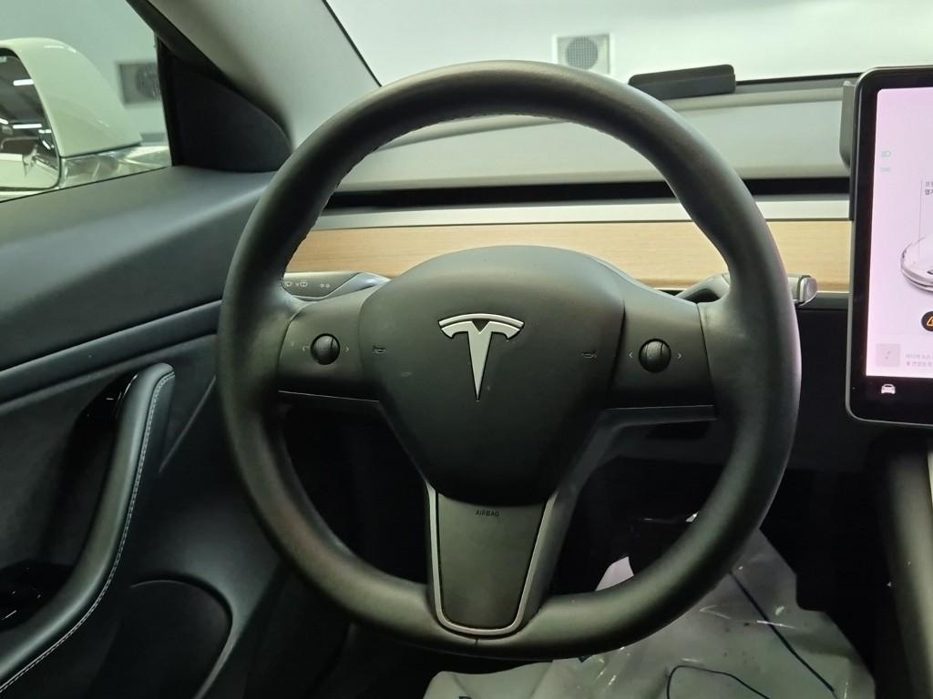 Tesla Model 3 Long Range AWD Long Range 10
