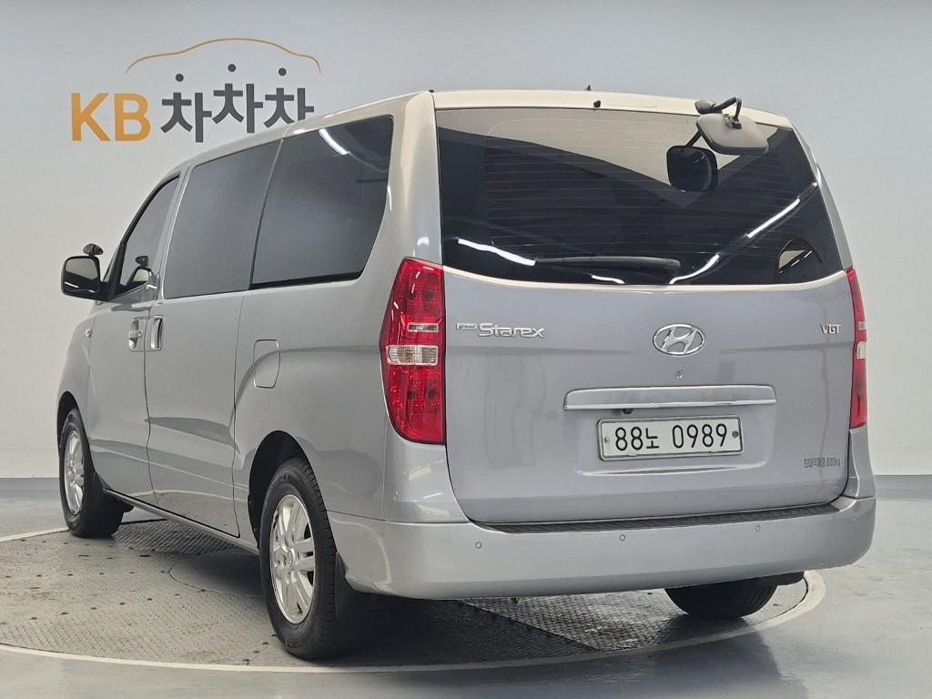 Hyundai Starex Grand Smart 2.5 WGT/ VGT 3 Van M/ T 3