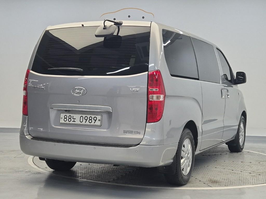 Hyundai Starex Grand Smart 2.5 WGT/ VGT 3 Van M/ T 4