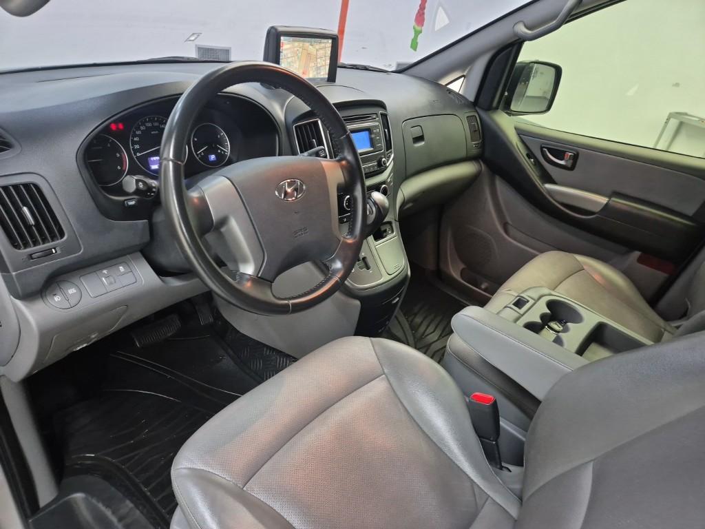 Hyundai Starex Grand Smart 2.5 WGT/ VGT 3 Van M/ T 8