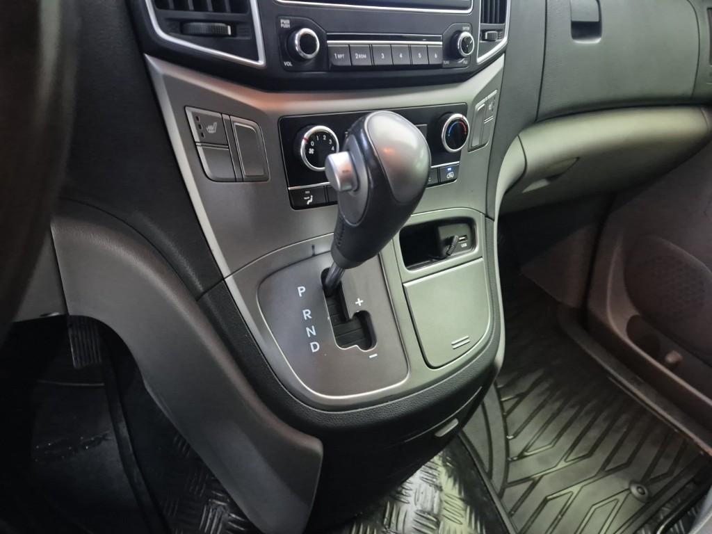 Hyundai Starex Grand Smart 2.5 WGT/ VGT 3 Van M/ T 9