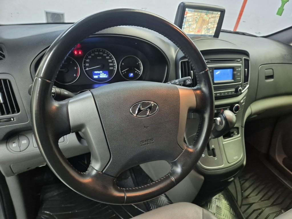Hyundai Starex Grand Smart 2.5 WGT/ VGT 3 Van M/ T 10
