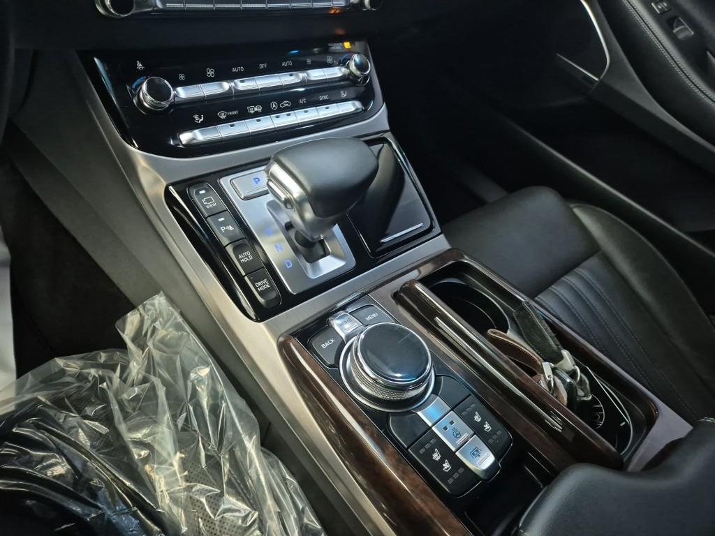 Genesis EQ900 Premium Luxury 3.8 GDi AWD 9