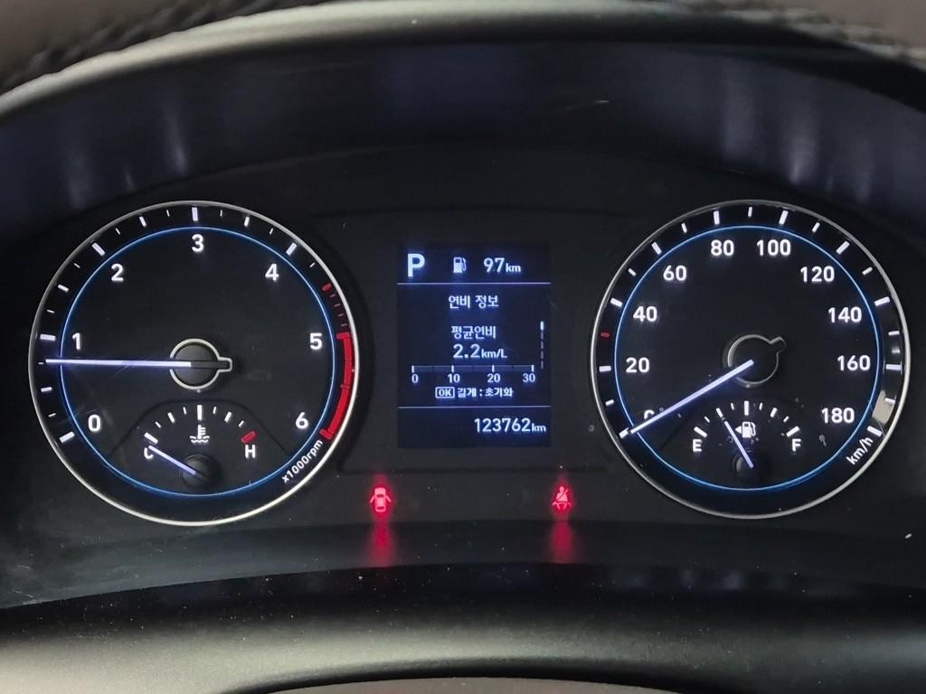 Hyundai Porter II Electric Wing body Long Wheelbase Super Cab 7