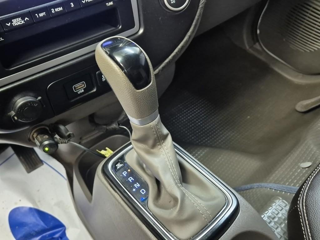 Hyundai Porter II Electric Wing body Long Wheelbase Super Cab 9