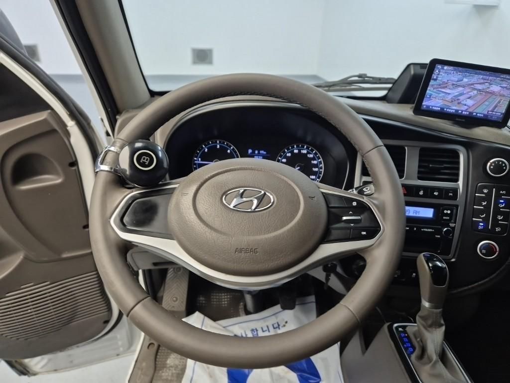 Hyundai Porter II Electric Wing body Long Wheelbase Super Cab 10