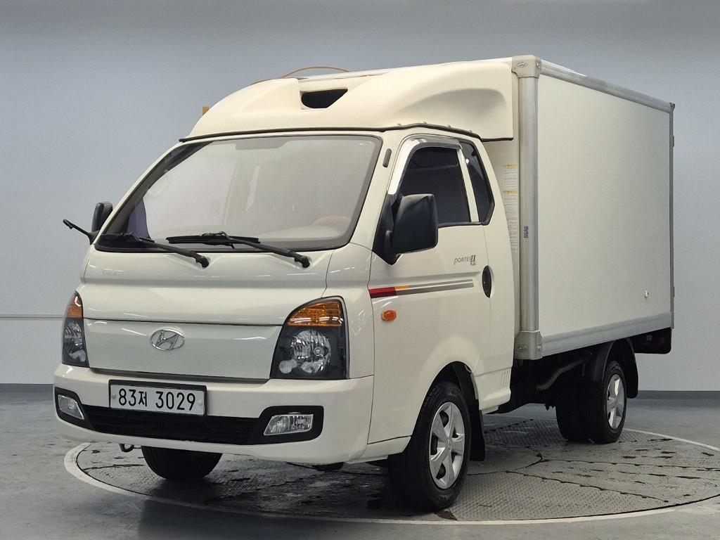 Hyundai Porter II Super Cab Refrigerated Truck Long Wheelbase Super Cab