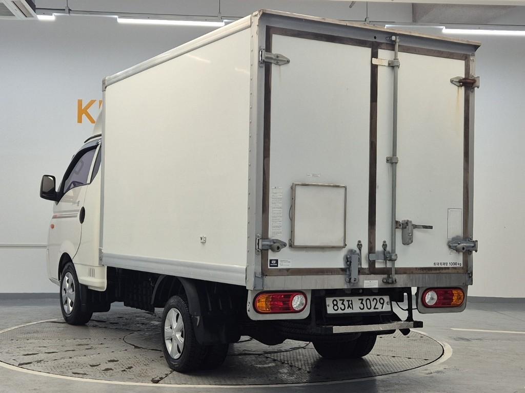 Hyundai Porter II Super Cab Refrigerated Truck Long Wheelbase Super Cab 3