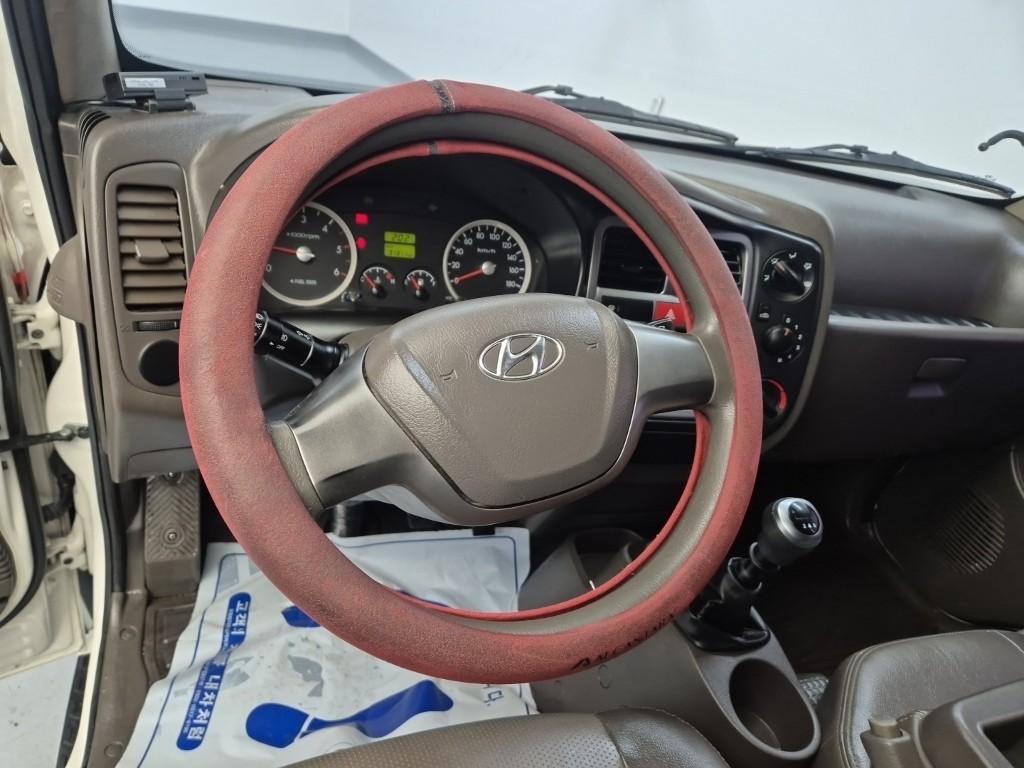 Hyundai Porter II Super Cab Refrigerated Truck Long Wheelbase Super Cab 9