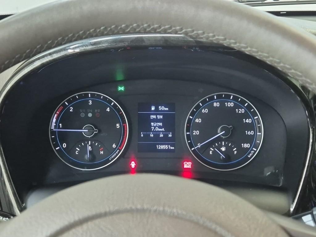 Hyundai Porter II Long Wheelbase Premium Long Wheelbase Double Cab 4WD 6