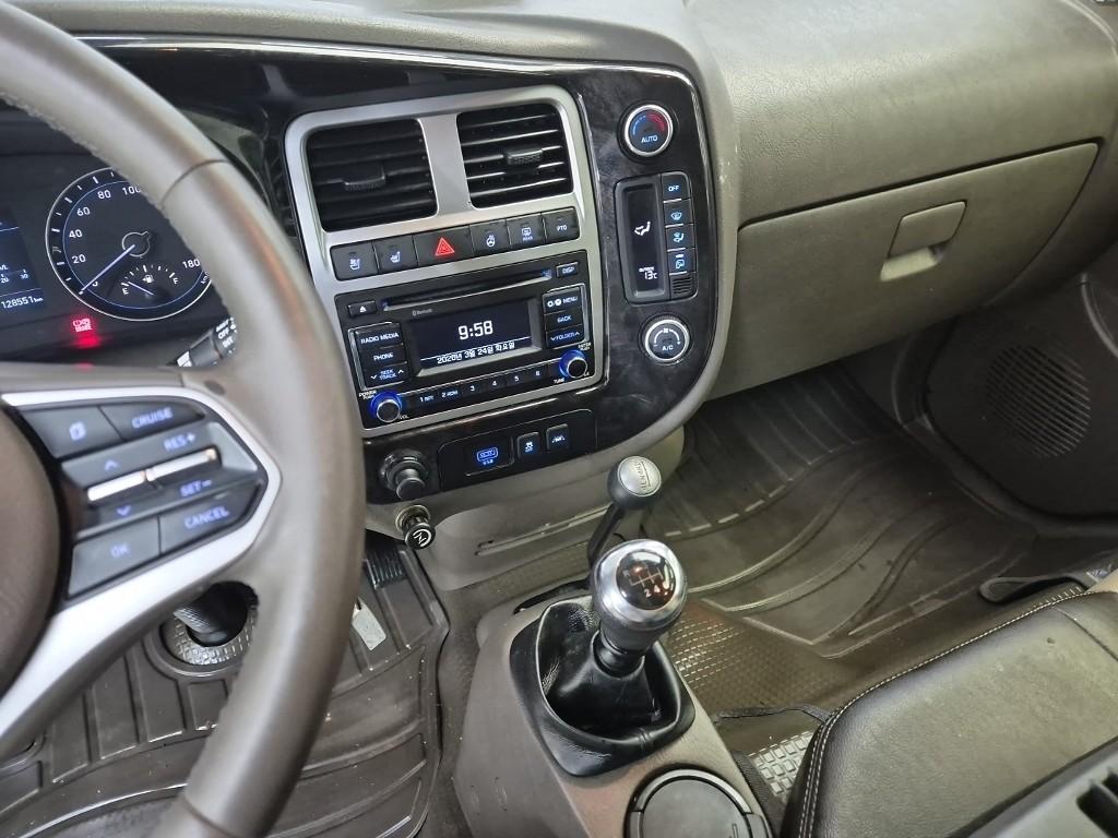 Hyundai Porter II Long Wheelbase Premium Long Wheelbase Double Cab 4WD 10