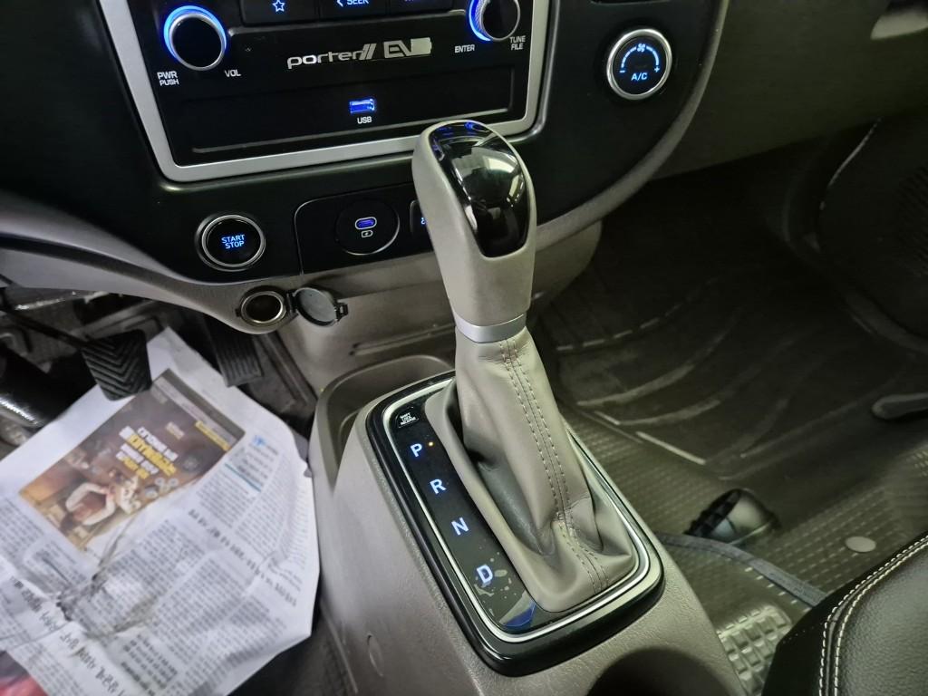 Hyundai Porter II Electric Low Fixed Floor Long Wheelbase Super Cab 9