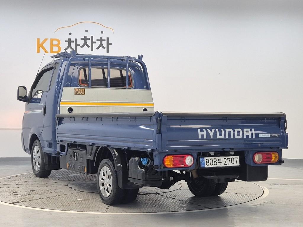 Hyundai Porter II Long Wheelbase Premium Long Wheelbase Super Cab 3