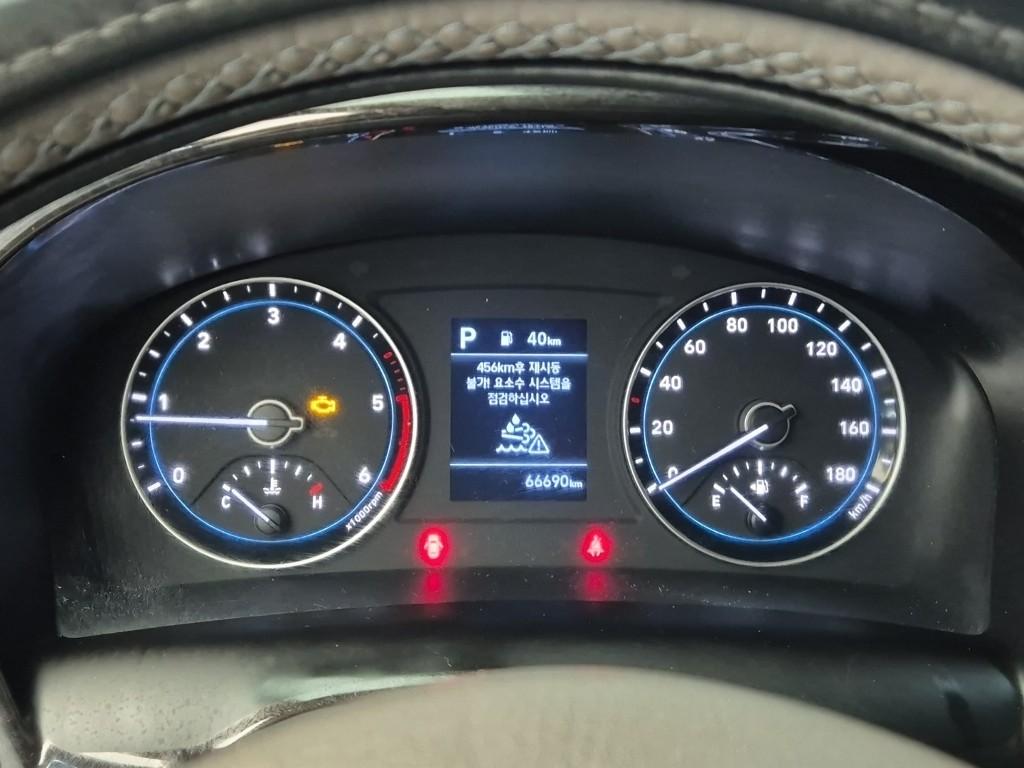 Hyundai Porter II Long Wheelbase Premium Long Wheelbase Super Cab 6