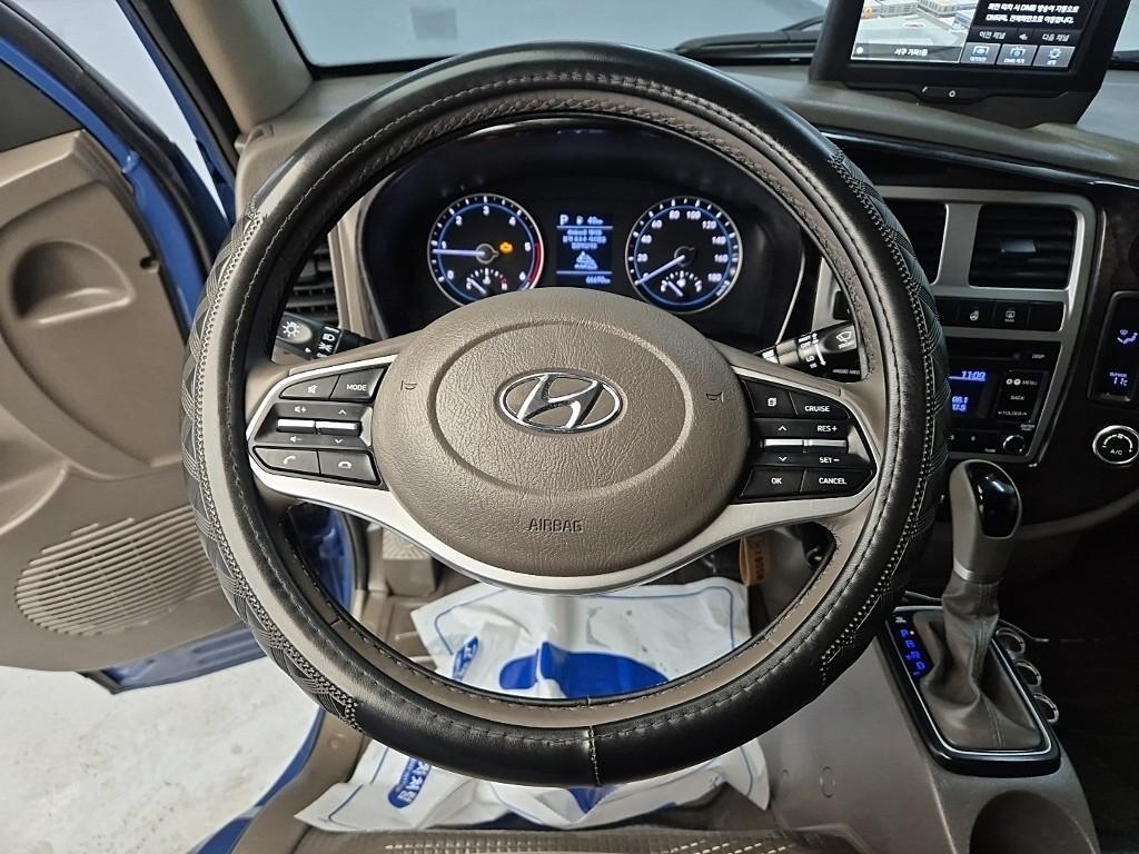 Hyundai Porter II Long Wheelbase Premium Long Wheelbase Super Cab 9