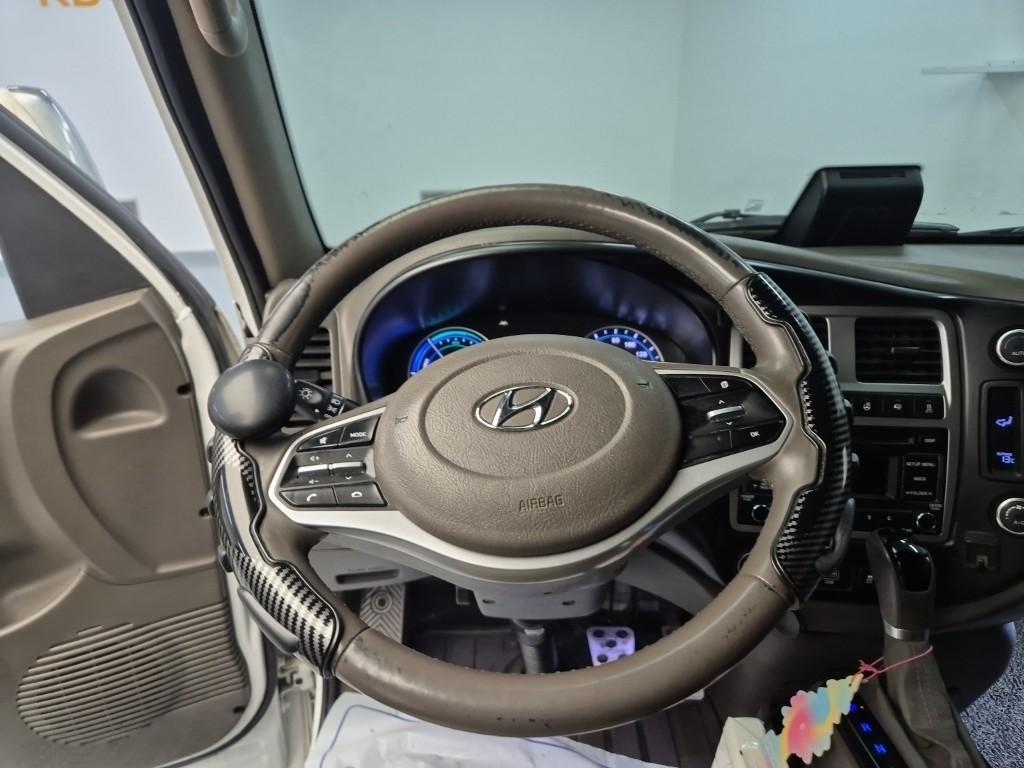 Hyundai Porter II Electric High Fixed Floor Long Wheelbase Super Cab 9