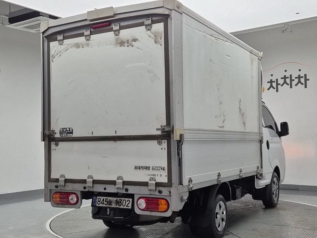 Hyundai Porter II Long Wheelbase Modern LPG Long Wheelbase Super Cab 4