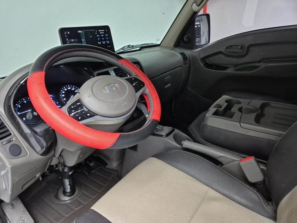 Hyundai Porter II Long Wheelbase Modern LPG Long Wheelbase Super Cab 7