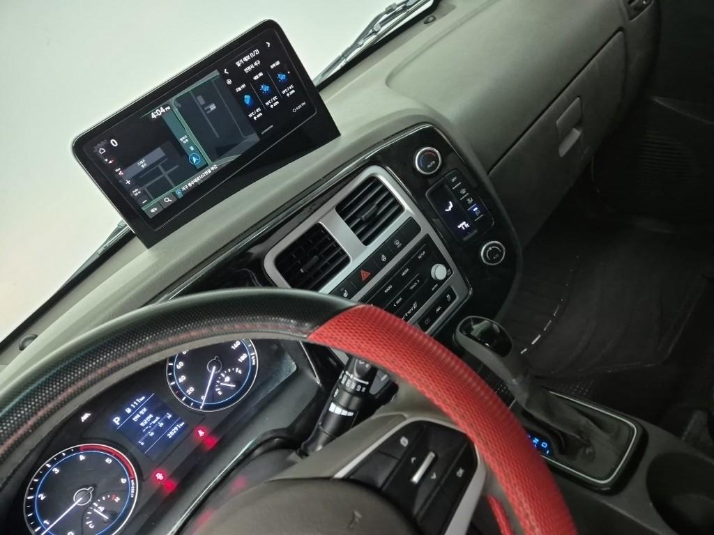 Hyundai Porter II Long Wheelbase Modern LPG Long Wheelbase Super Cab 10