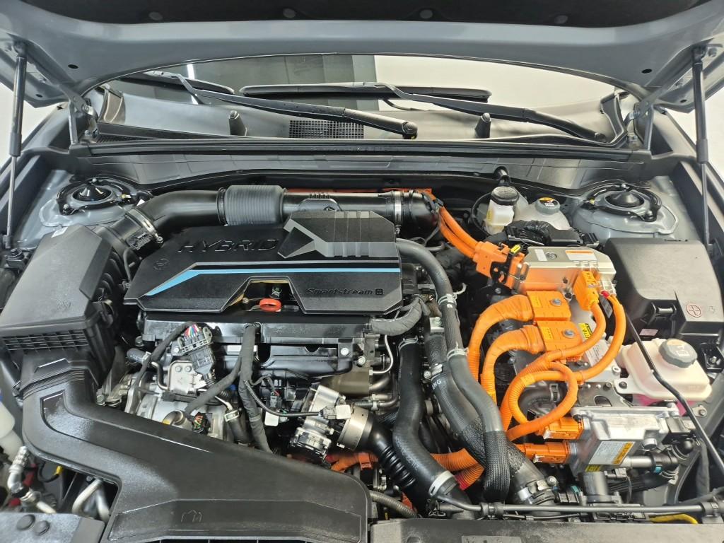 Kia K8 Hybrid Noblesse Hybrid 6