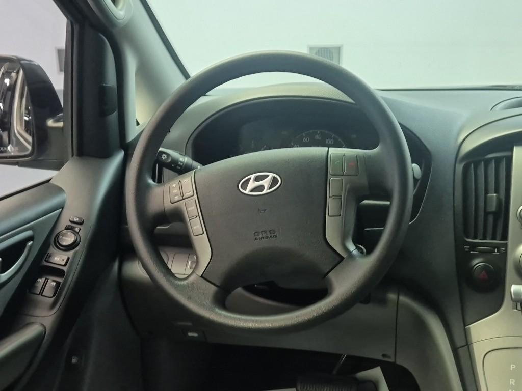 Hyundai Starex Grand CVX Luxury 2.5 VGT/ WGT Wagon 10