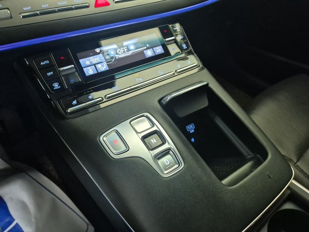 Hyundai Grandeur IG Hybrid Premium Hybrid 9