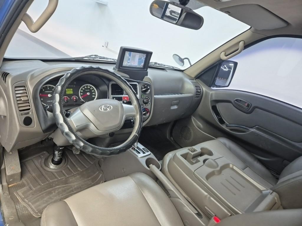 Hyundai Porter II Long Wheelbase Plus Long Wheelbase Super Cab 8