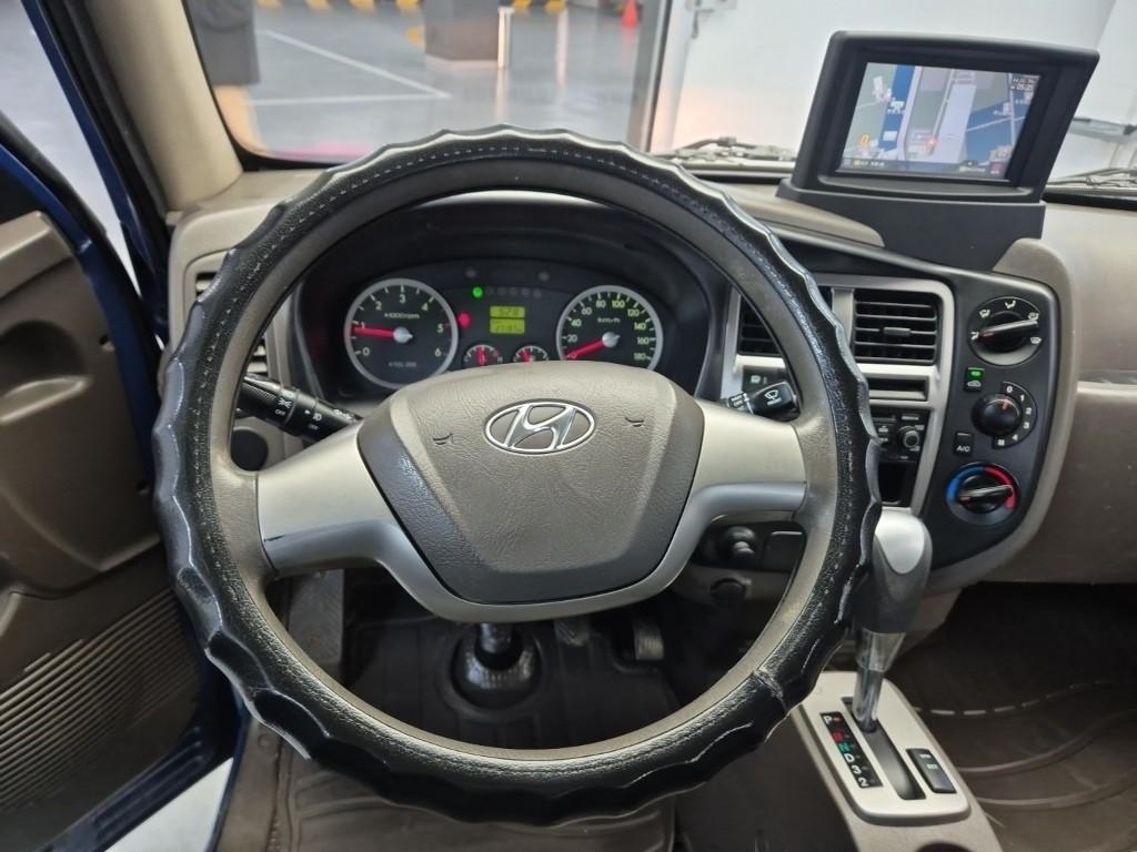 Hyundai Porter II Long Wheelbase Plus Long Wheelbase Super Cab 10