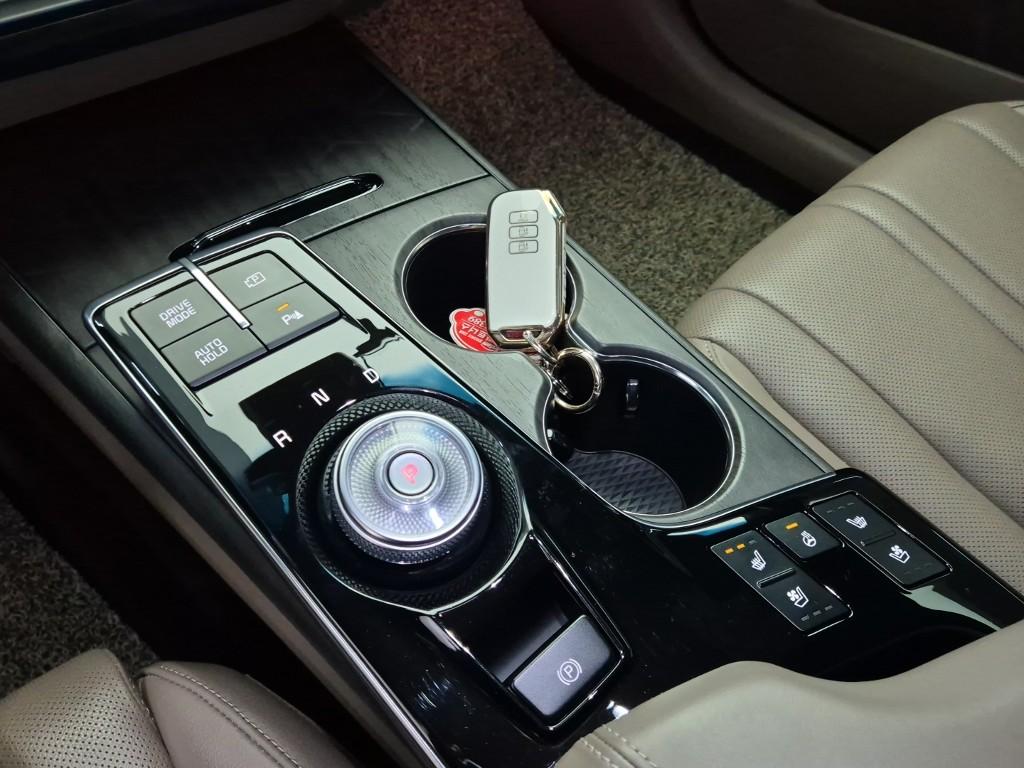 Kia K8 Noblesse 2.5 GDI 9