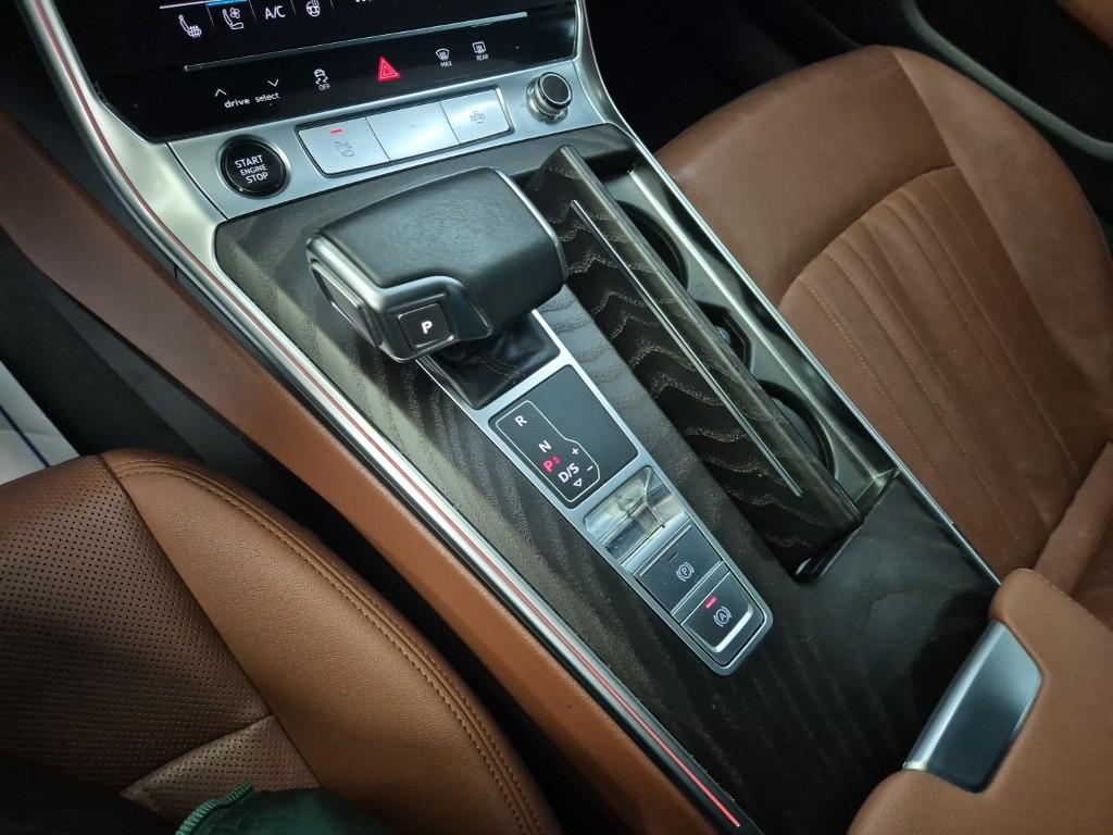 Audi A6 Premium 45 TFSI 9