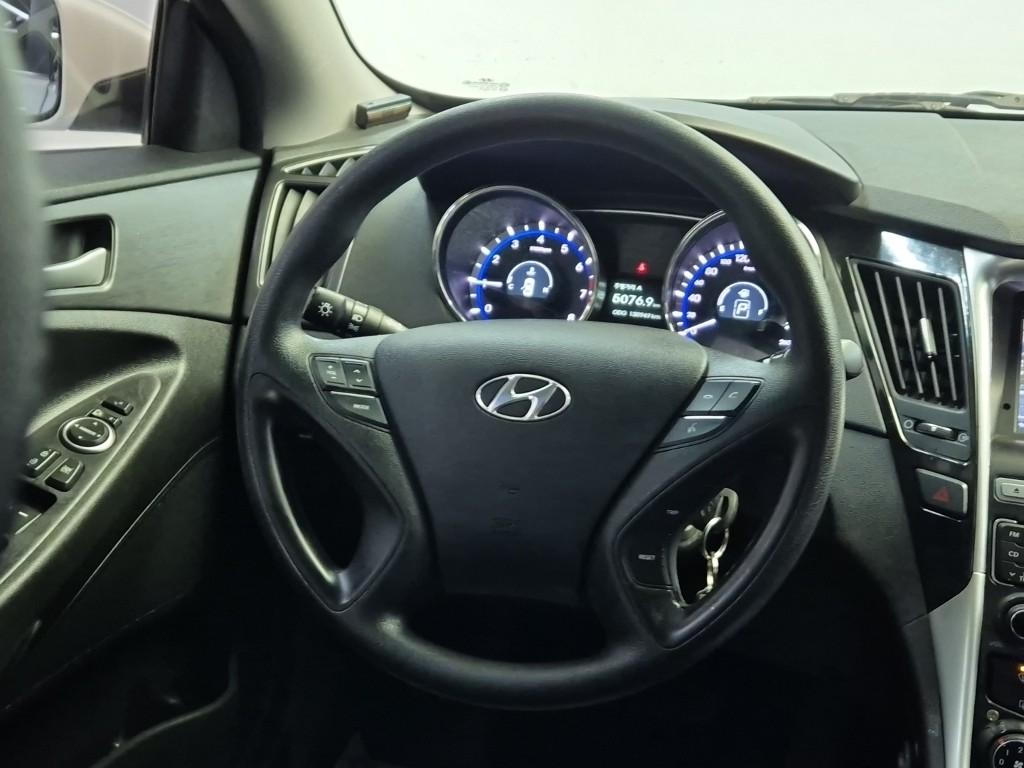 Hyundai Sonata YF Luxury 2.0 LPI 10