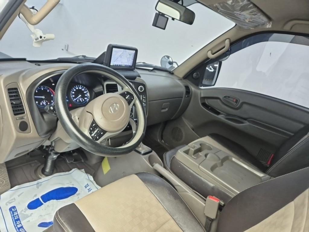 Hyundai Porter II LPG Low Fixed Floor Long Wheelbase Super Cab 7