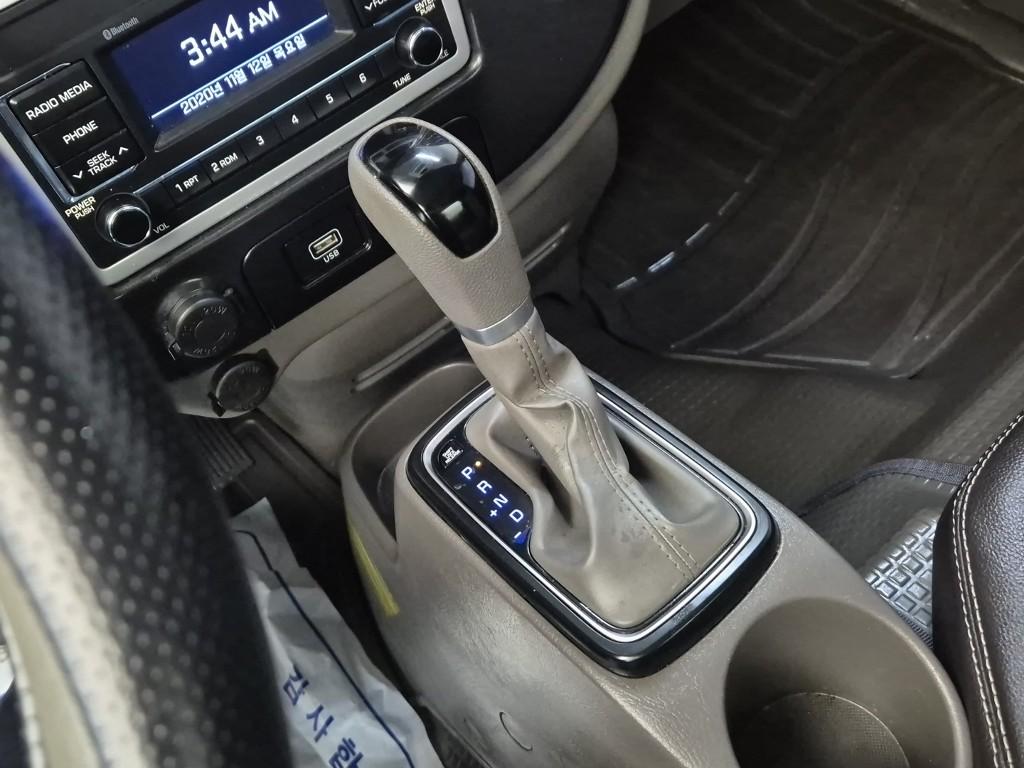 Hyundai Porter II LPG Low Fixed Floor Long Wheelbase Super Cab 8